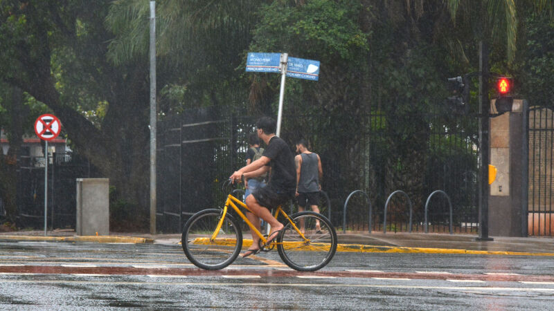 Chuva, trovoadas e ventos fortes devem atingir todo o Estado a partir de quarta-feira 