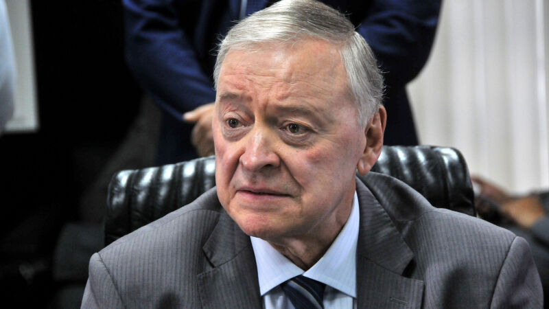 Desembargador Divoncir Schreiner Maran foi punido com aposentadoria compulsória