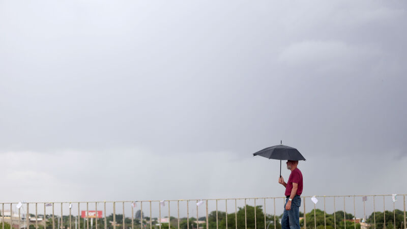 Chuvas chegam a algumas partes do estado, mas não aliviam calor