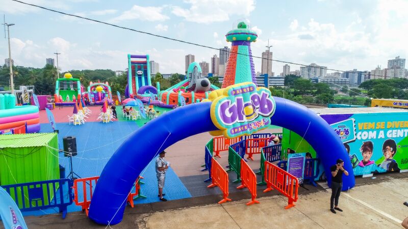 Parque de brinquedos infláveis Gloob Space Jump