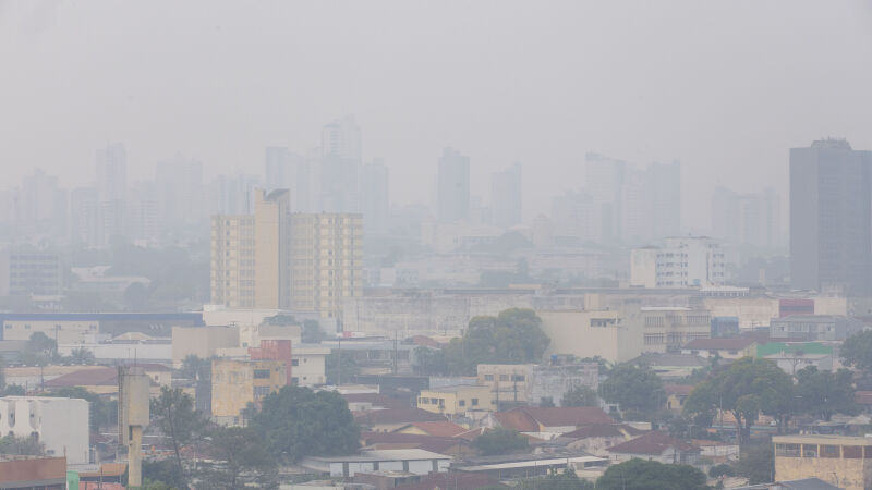 Campo Grande está encoberta por fumaça há dias e situação tende a piorar