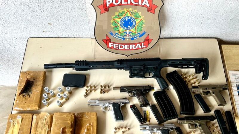 Armas e entiorpecentes foram apreendidos em operação da Polícia Federal 