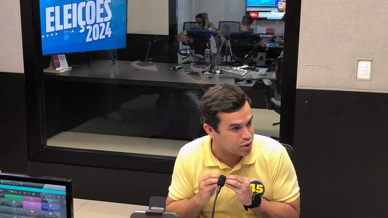 O candidato a prefeito pelo PSDB em Campo Grande, Beto Pereira, durante entrevista na CBN