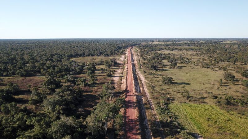 Há tempos a rodovia MS-228 tem obras tocadas pelas empreiteiras de André Luiz dos Santos, o vulgo Patrola,