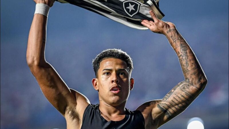 Matheus Martins, de Campo Grande, converteu a última penalidade e colocou o Botafogo nas semis da Libertadores