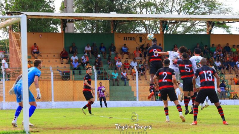 Na disputa pela liderança, Naviraiense e Águia Negra empataram no Estádio Virotão 