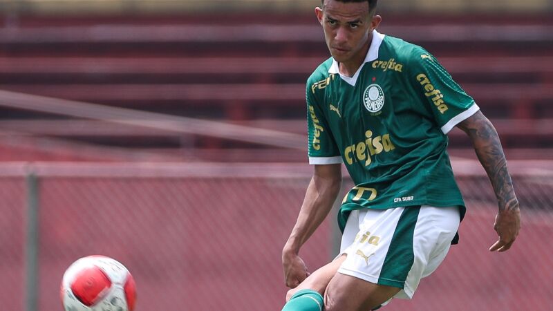 Djhordney Ferreira, de 17 anos, durante partida contra o Corinthians