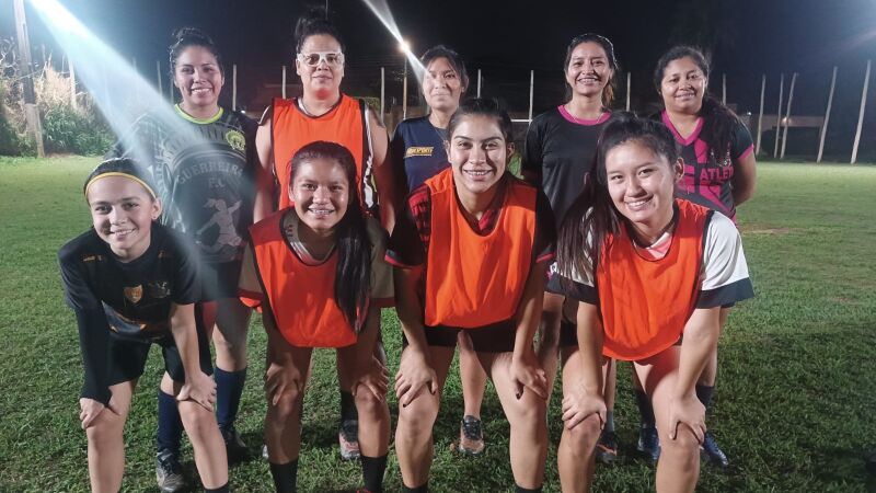 Time feminino de futebol indígena de Campo Grande estreia hoje na competição estadual