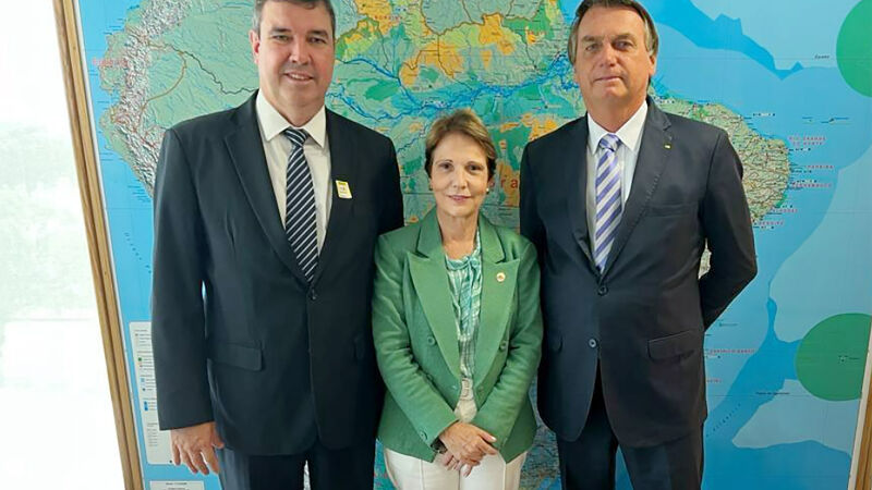 O governador Eduardo Riedel, a senadora Tereza Cristina e o ex-presidente Jair Bolsonaro