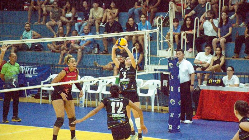 Ontem (10) o Campo Grande Vôlei foi eliminado da Super Liga C pelo Ascade (DF), em confronto decidido no set de desempate