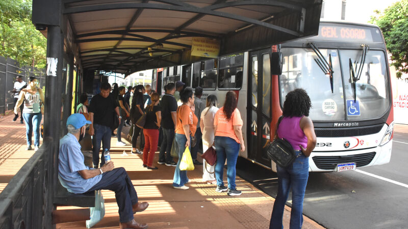 Enquanto situação com os funcionários não é resolvida pelo Consórcio Guaicurus, usuários podem ter problemas nesta segunda-feira