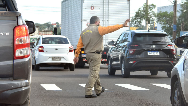 Agentes de trânsito da Agetran serão colocados em serviços internos a partir de dezembro e não atuarão mais nas ruas da Capital