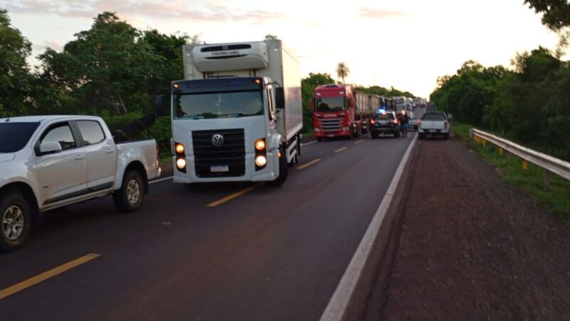 Congestionamento de 2 km na rodovia