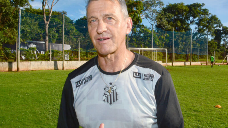 O técnico do Operário Futebol Clube, Leocir Dall'Astra 