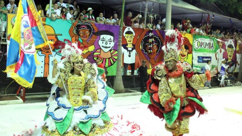 Desfile da escola de samba A Pesada em Corumbá