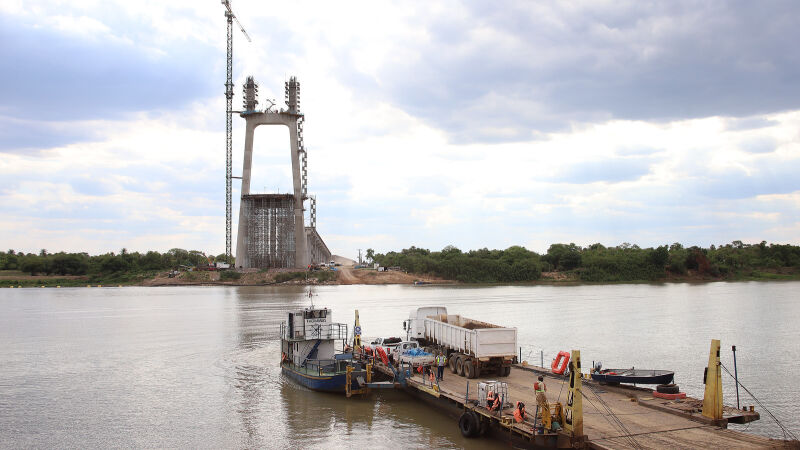 Infraestrutura terá 29 metros de altura sobre o leito do rio Paraguai. 