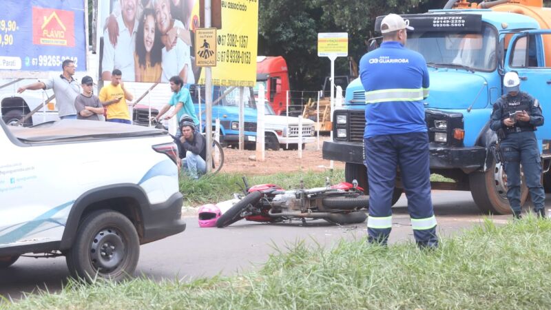 Acidente envolvendo uma moto e dois veículos na Avenida Guaicurus deixou uma vítima fatal