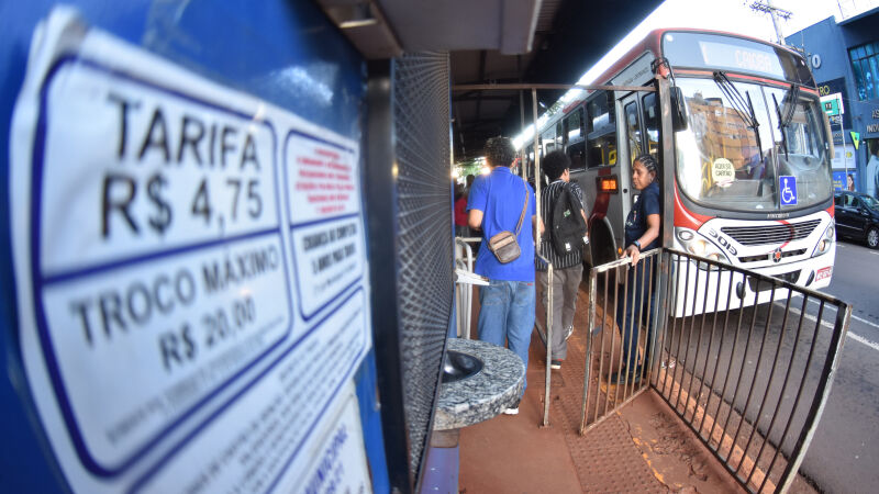 Preço da passagem de ônibus hoje é de R$ 4,75 para o cidadão, enquanto a tarifa técnica está em R$ 5,95; valores poderão aumentar