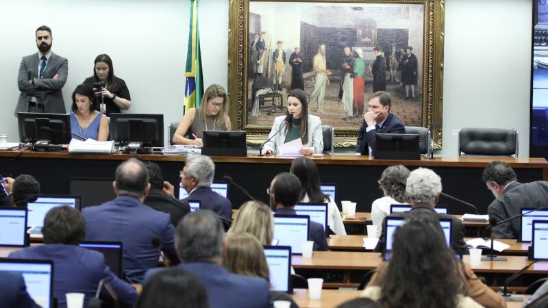 Audiência pública que discutiu projeto de lei reuniu negacionistas eleitorais defensores do voto impresso