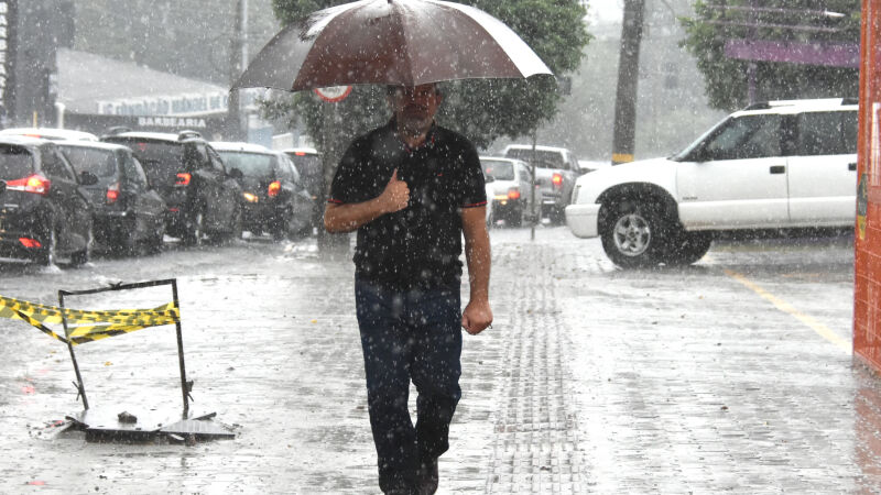 Campo Grande, Corumbá e os extremos Norte e Sul do Estado passam os dias 25 e 26 debaixo de chuva e trovoadas isoladas