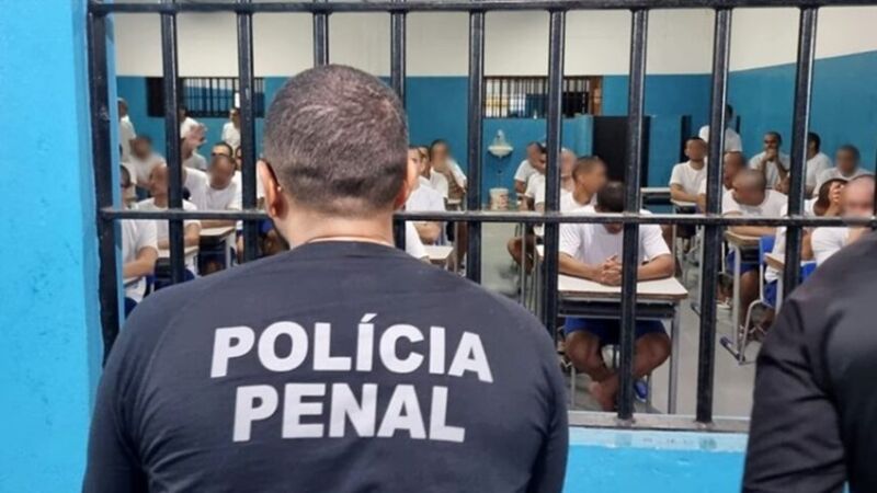 Pessoas privadas de liberdade fazem as provas dentro das unidades prisionais