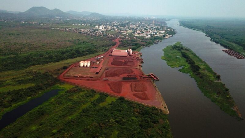 No ano passado, quando o Rio Paraguai chegou ao pico de 4,24 metros em Ladário, foram embarcados mais de 6 milhões de toneladas de minério