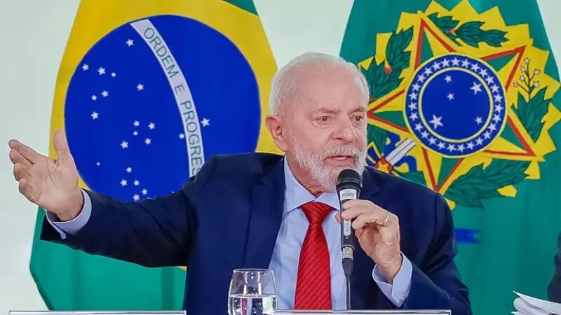 Presidente Lula foi internado e passou por cirurgia as pressas