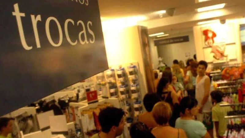 Lojas não são obrigadas a trocar presentes que não serviram ou não agradaram