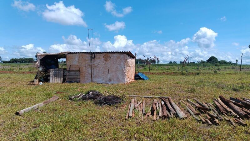 Barracos construídos na Reserva Legal do Assentamento Eldorado II, em Sidrolândia