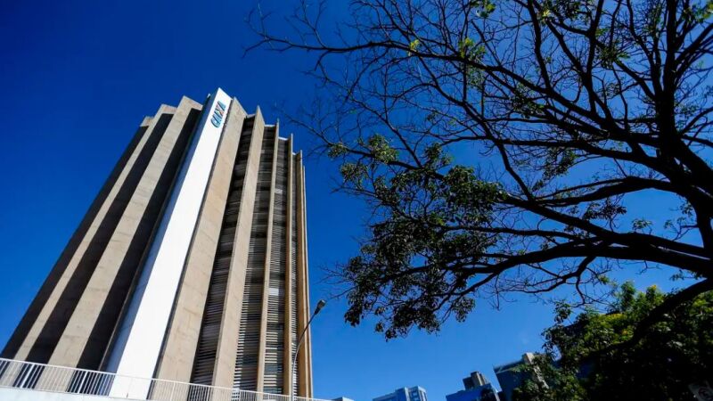 Caixa eleva de 1 a 2 pontos percentuais juros para compra de imóveis