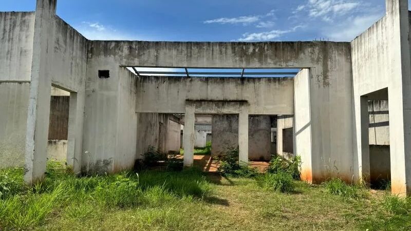 Obras de Ceim paralisadas na Vila Erondina