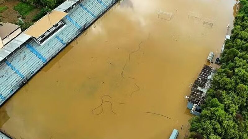 Estádio José Ferreira Alves (Ferreirão), do município de Tiete (SP), ficou completamente alagado no dia 28 de dezembro 