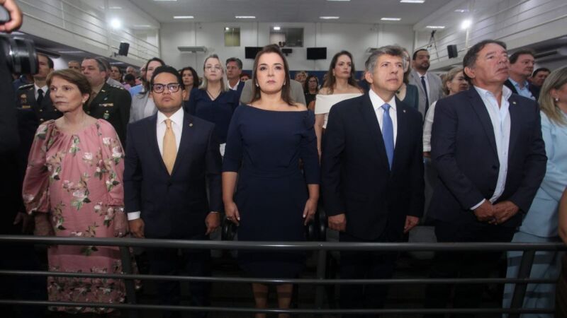 Prefeita Adriane Lopes compareceu a posse, acompanhada do esposo Lídio Lopes, vereador Papy e da senadora Tereza Cristina