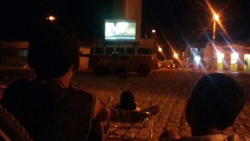 Projeto leva cinema itinerante para sete bairros da Capital