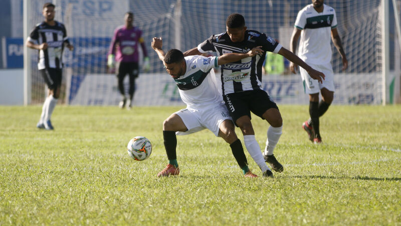 Na primeira partida, Operário e Pantanal empataram em 2 a 2