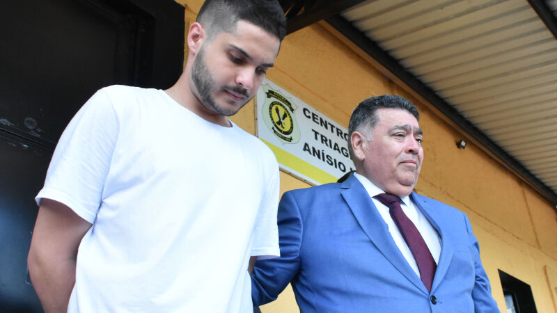 Acusado foi solto no dia 21 de março e Justiça manteve liberdade nesta terça-feira