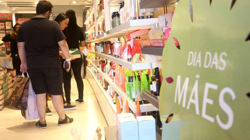 Entidades de varejo e serviços pedem a Marinho debate técnico sobre fim da escala 6x1