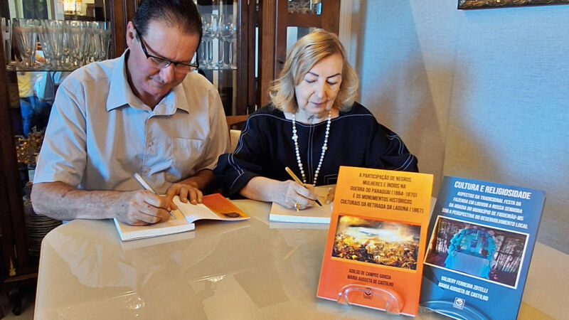 Maria Augusta de Castilho e Adilso de Campos Garcia, autores de um dos livros