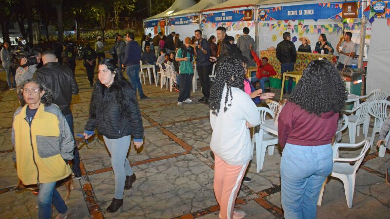 Prefeitura disponibilizou o seguinte endereço de e-mail para sanar dúvidas sobre o edital: contato.arraialpmcg@gmail.com.