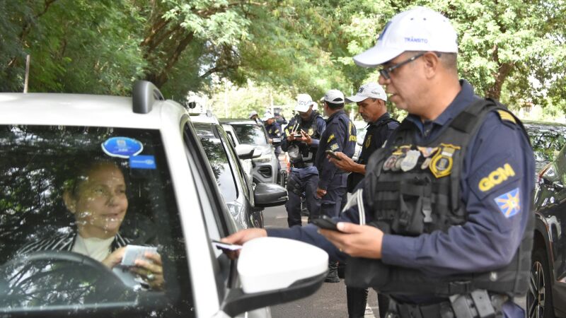 Lei que permite regularizar débitos veiculares durante blitz é aprovada em MS