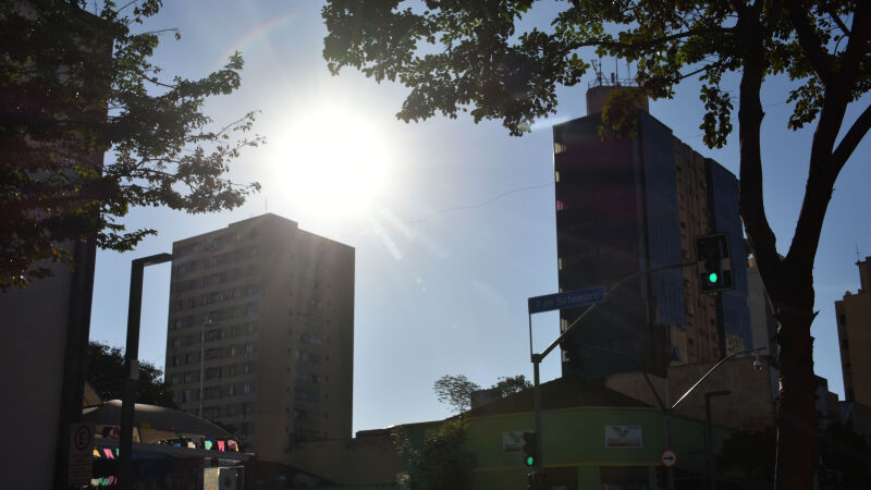 Mesmo com previsão de temperaturas mais elevadas no período da tarde, as manhãs devem continuar frias em boa parte do Estado