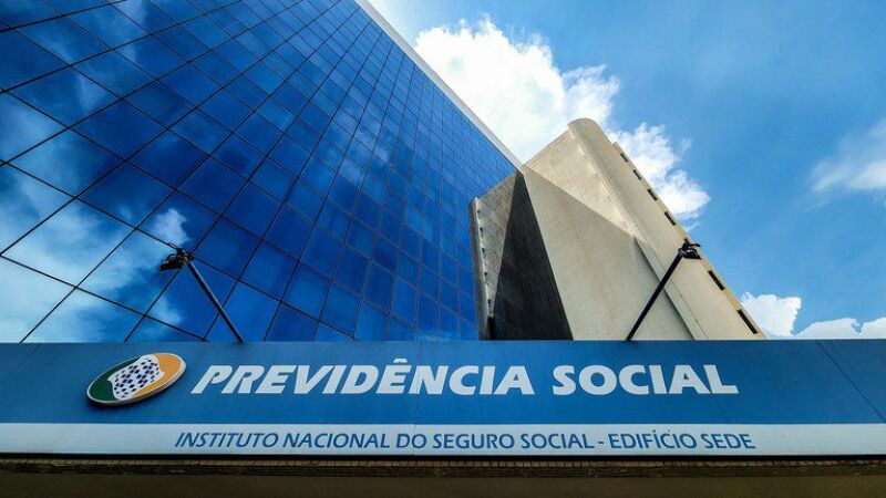 Comissão da Câmara pede que Lula seja investigado por fraudes no INSS