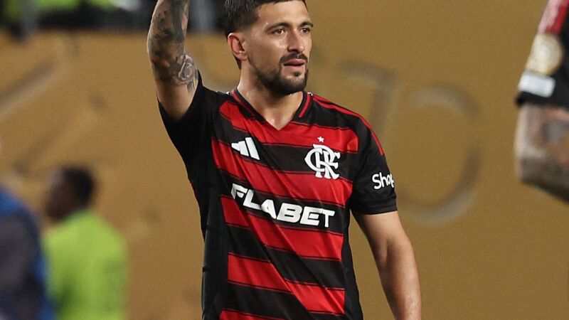 De Arrascaeta marcou um dos gols flamenguistas na estreia do Mundial