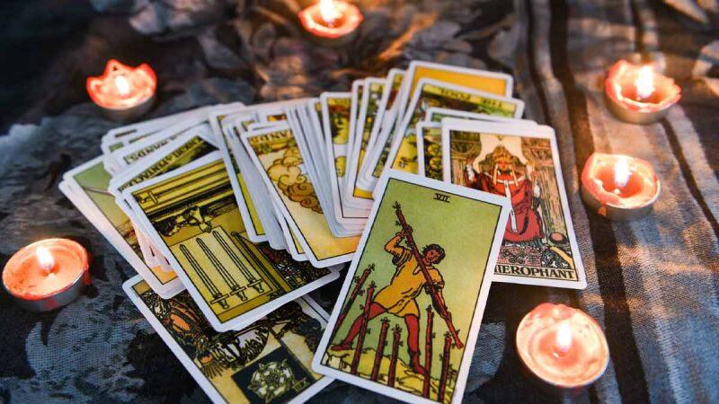 Astrologia B+: A energia do Tarô da semana entre 23 e 29 de junho. É hora de abrir o coração.