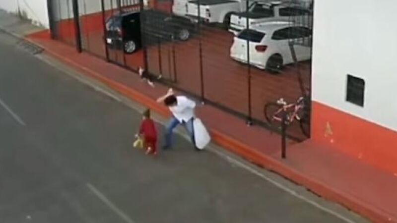 Homem é preso em flagrante por agredir enteada de 2 anos em MS