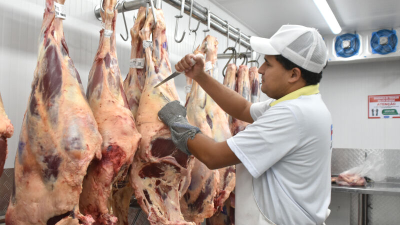  Seis itens figuram no topo da lista de maior peso, com elevada sensibilidade ao aumento do petróleo e repasse de forma rápida, com transmissão em até um mês do choque 