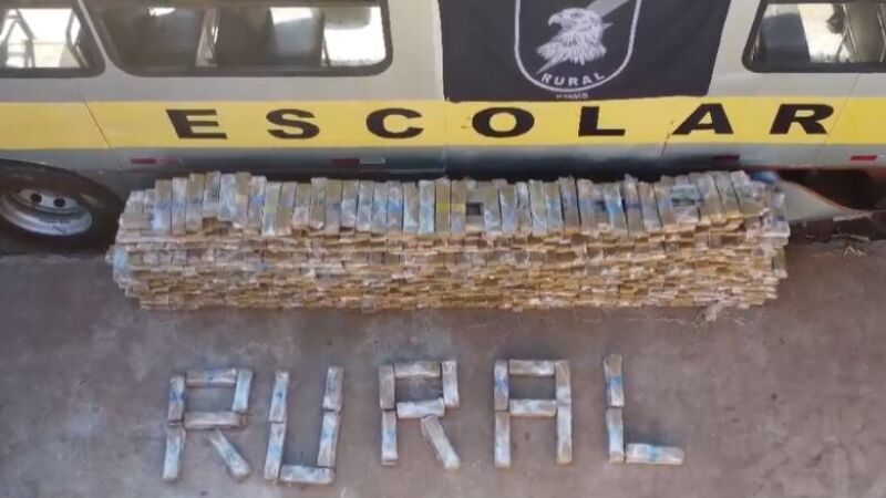 Uso do veículo escolar chamou atenção pela tentativa de camuflar a atividade criminosa e dificultar a investigação