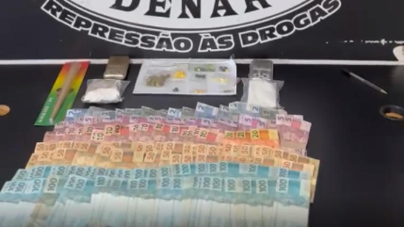 Foram apreendidos mais de R$100 mil em produtos