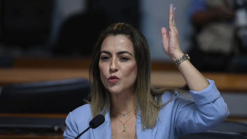 Senadora não descartou rumar ao partido tucano em 2026
