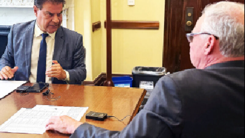 O senador Nelsinho Trad (PSD) com o senador americano Timothy Michael Kaine (Democrata)